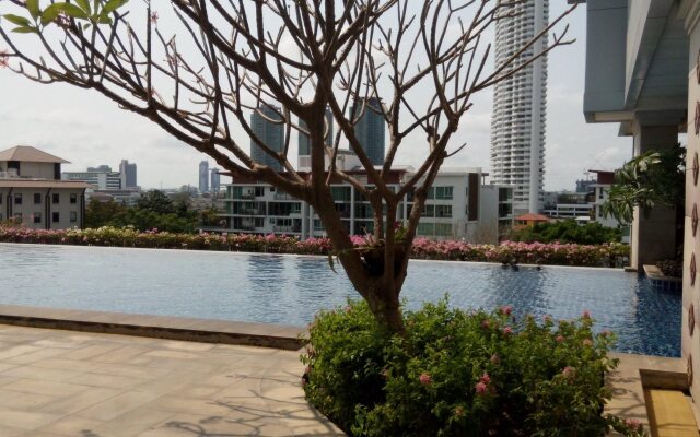 Baan Sathorn Riverfront