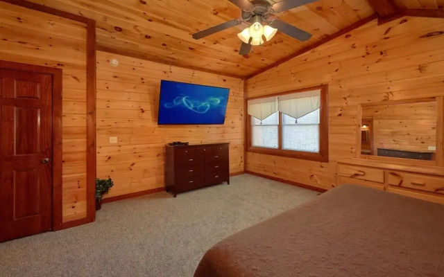 Pool Movie 1 Apartment 6