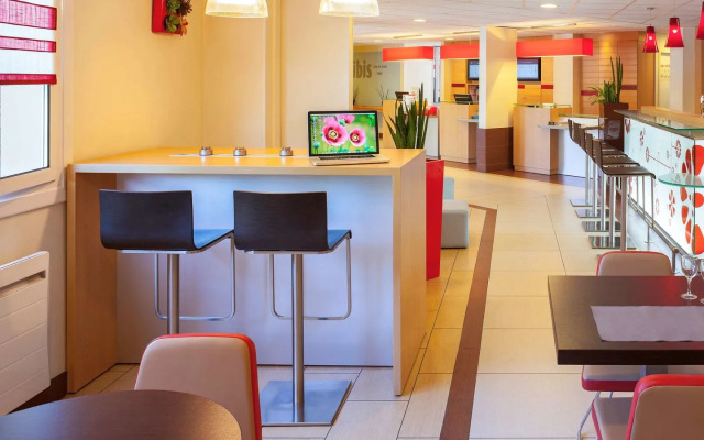 Ibis Jouy en Josas Velizy