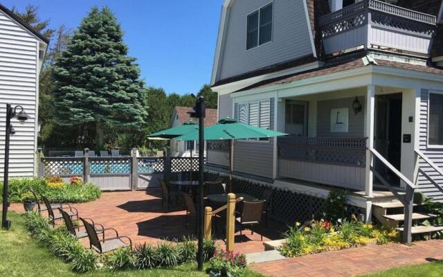 The Lighthouse Inn & Suites