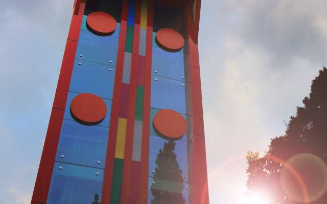 Dewarna Hotels Sutoyo
