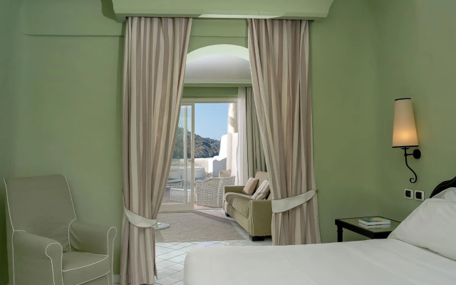 Therasia Resort Sea & Spa - The Leading Hotels of the World