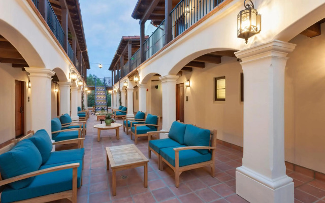 La Playa Inn