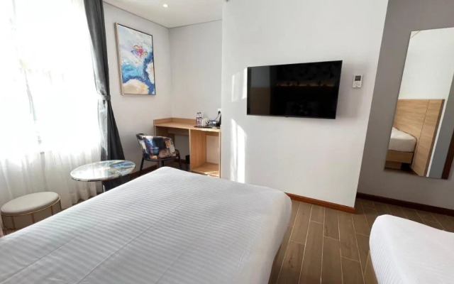 Aurora Boutique Hotel