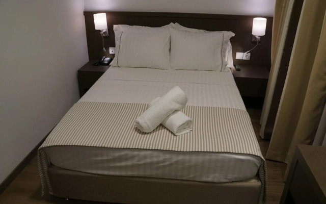 Piraeus Port Hotel