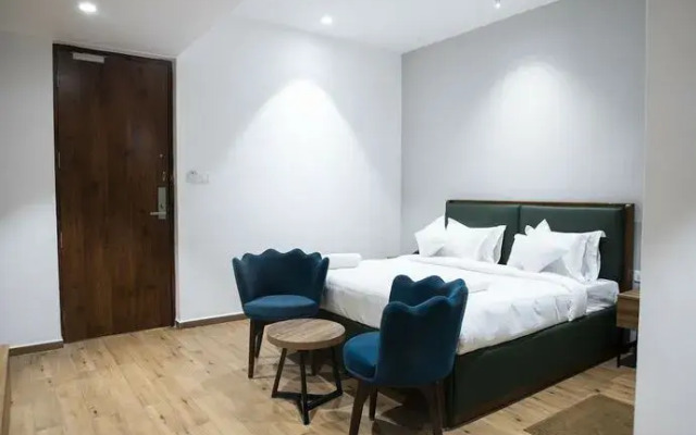 Lux 9 Suites And Studios