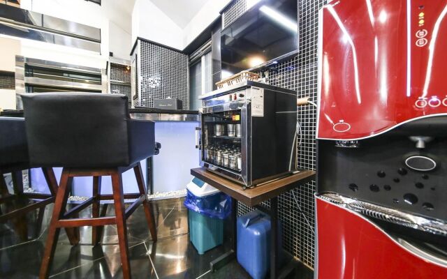 Business Hotel