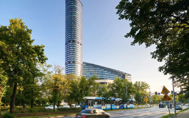 Luxurious Apartments Sky Tower
