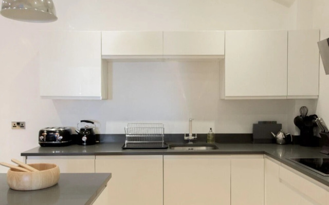 The White Wood Forest - Jewellery Quarter 3bdr Home