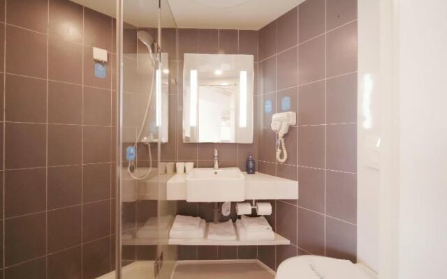 Hanting Hotel Beijing West Railway Station North Square Center