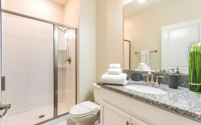 Juliet Circle Circle Villa Story Lake