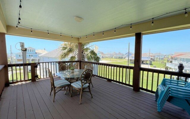 Sea-renity 3 Bedroom Home by Redawning