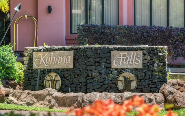 Petite Retreat at Kahana Falls