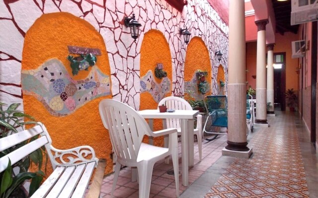 Casa Colonial Mirta y Candido CAMAGUEY