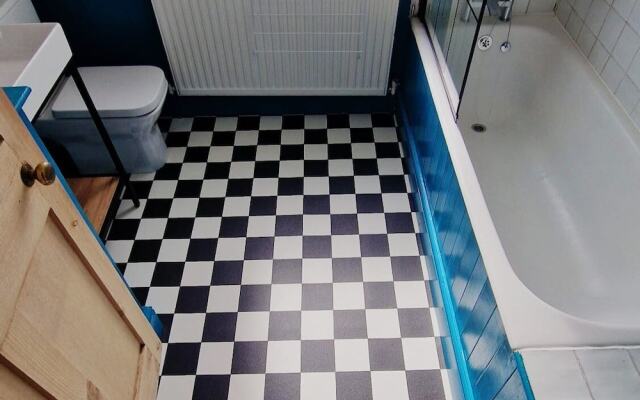 Inviting 2-bed Character House Stamford