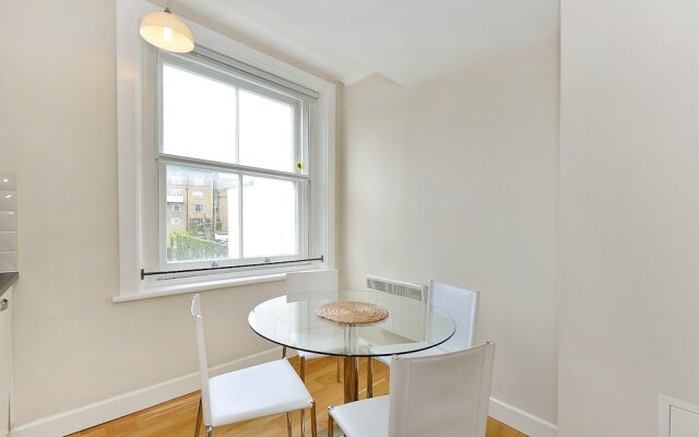 South Kensington Apartment