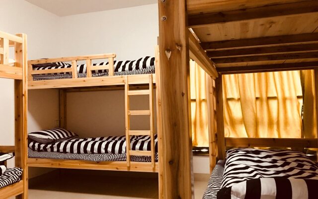 South Face Hostel Jinhu Branch