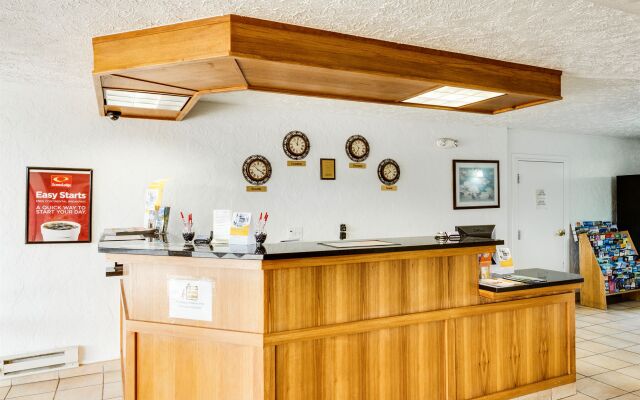 Econo Lodge Inn & Suites Spokane