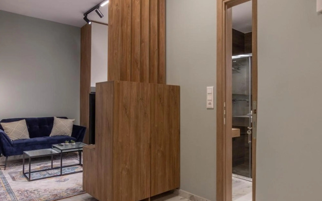 Cozy Apartment - 8' To Panormou Metro Station