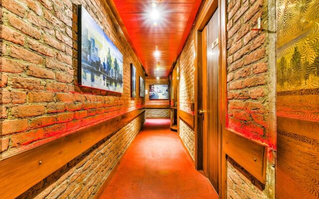 FabHotel Garden Grill