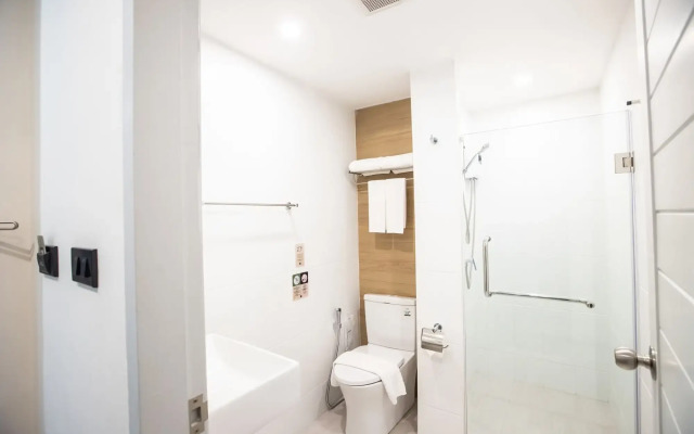 Cubic Bangna Hotel