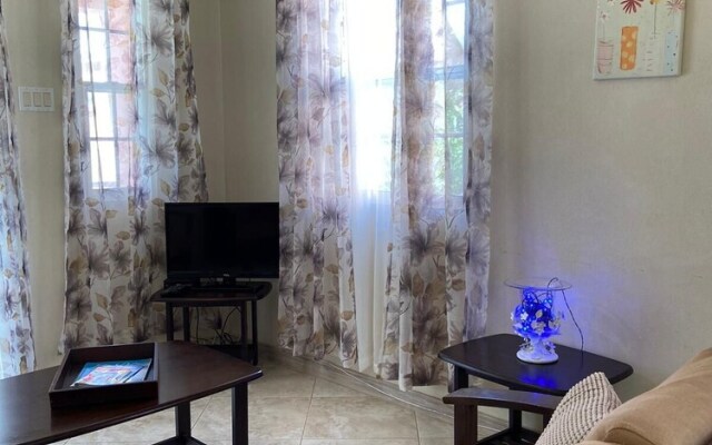 Inviting 2-bed Apartment West Coast Private