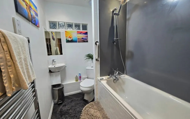 Cozy 4 Bedroom House in the Heart of Brixton