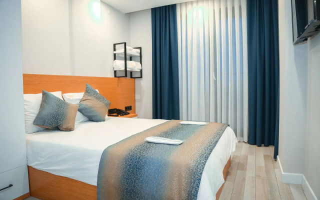 White Golden Suite Hotel