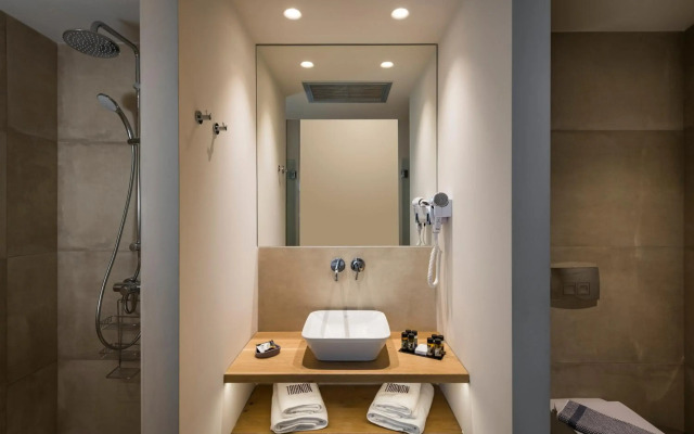 Trianon Luxury Apartments & Suites