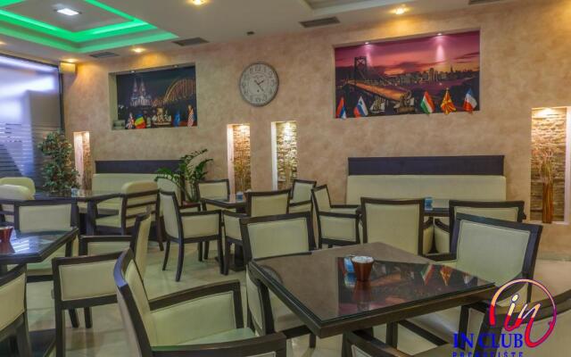 Apartment and Rooms In Club