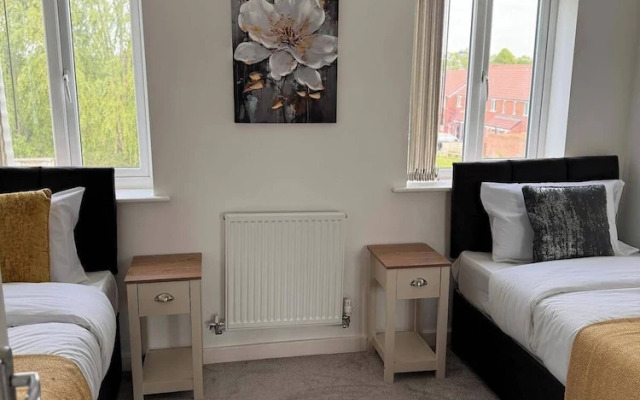 Coventry Chic City House - 3 Beds