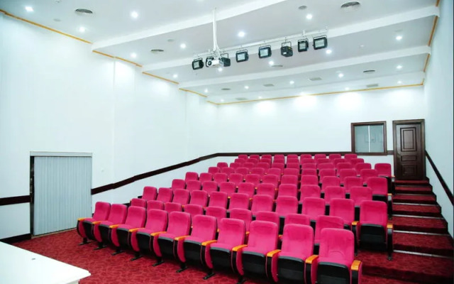 Чарлак Отель