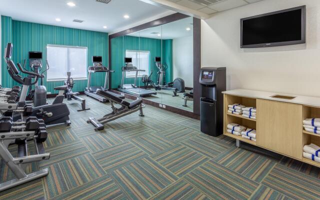 Holiday Inn Express Hotel & Suites Charlotte Arrowood by IHG