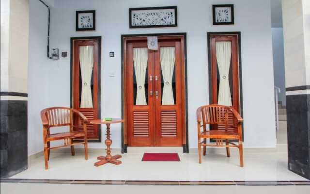 Two Mades Gamelan Studio Guest House