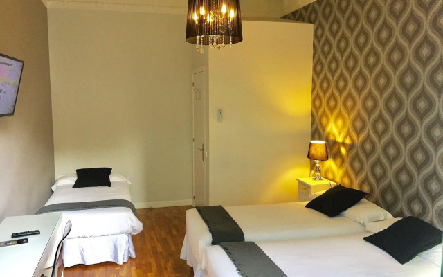 Super Balmes Guest House