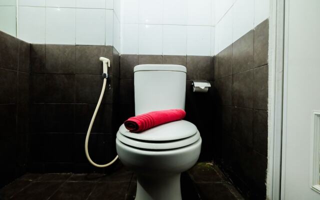 Nice Studio at Green Pramuka Apartment