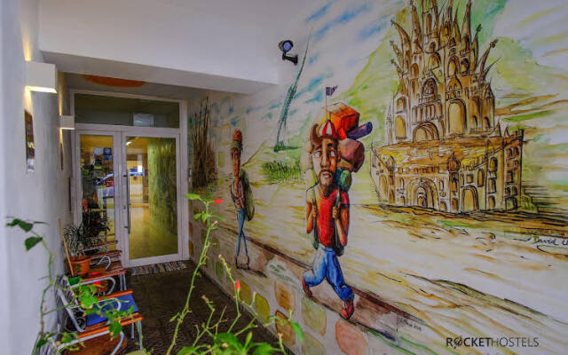 The Hostel Box - Gaudi