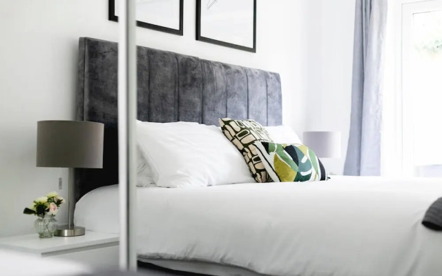 Skyvillion -vineyard Court- Enfield 1-bed Wgarden