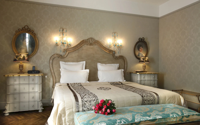 Saint James Paris - Relais & Chateaux