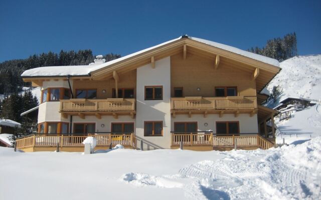 Lovely Apartment in Saalbach-hinterglemm With Garden