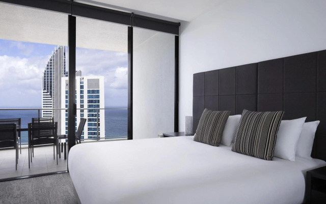 Mantra Circle on Cavill – Guest Rooms – Gold Coast