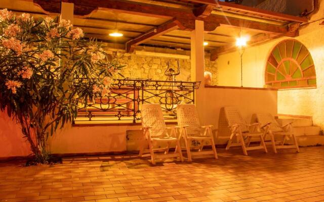 JACUZZI, TERRAZZI & GIARDINO - Relax in Villa