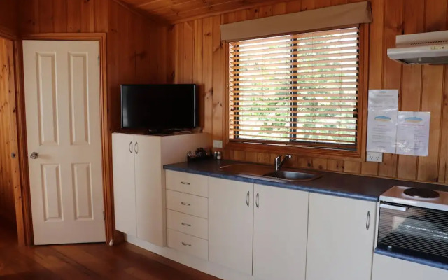 Snug Beach Cabin And Caravan Park
