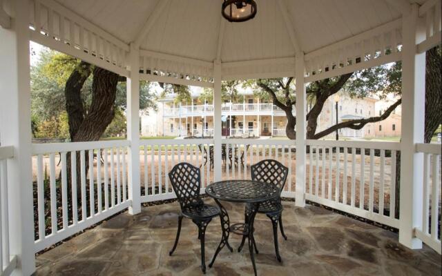 Gruene River Hotel & Retreat