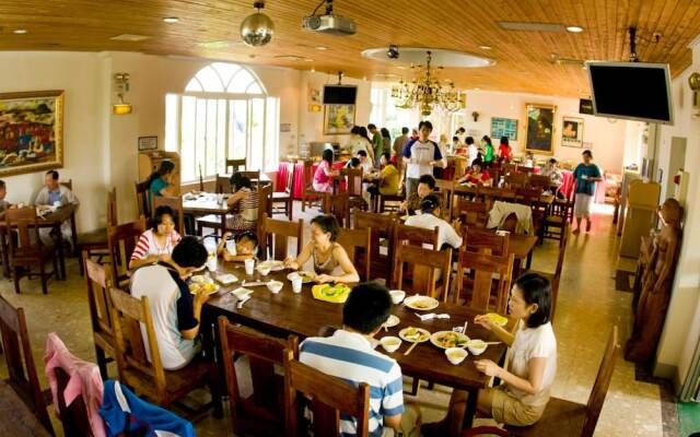 Swan Lake Villa Resort