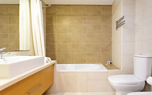CG 21H - Pool - Cabanas Gardens
