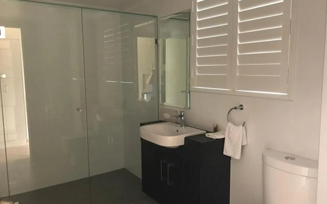 Rocky Gardens Motor Inn