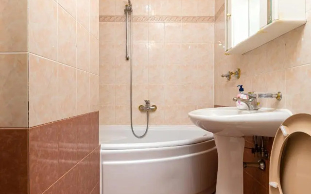 Spacious 2-Bedroom Maisonette in City Centre