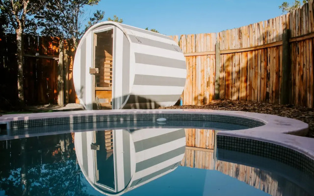 Treedom Villas and Vardos