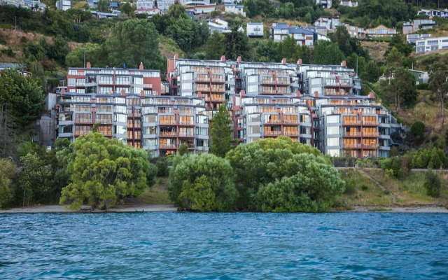 Luxury Lake Suites